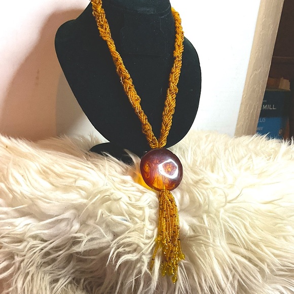 Vintage Gold Twisted Bead Necklace with Natural Pendant - Picture 2 of 9